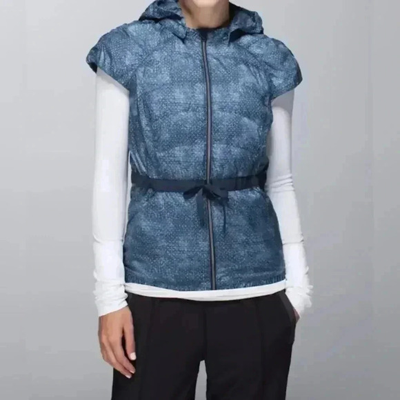 Lululemon Spring Fling Puffy Vest Blue Size 4 - Picture 1 of 6